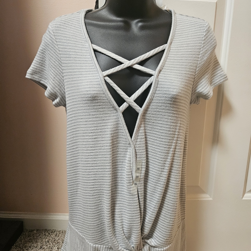 Daytrip Light Gray Crisscross Short Sleeve Top